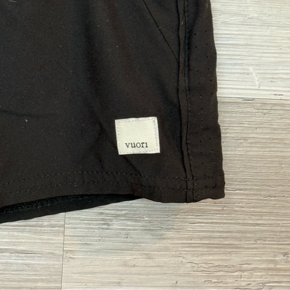 Vuori Black Dash Shorts 2.0 | Perforated Breathable Running Shorts | Size S - Picture 10 of 11